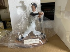 Mint Joe DiMaggio Autographed Gartlan Figurine With Box And COA (1989/2214