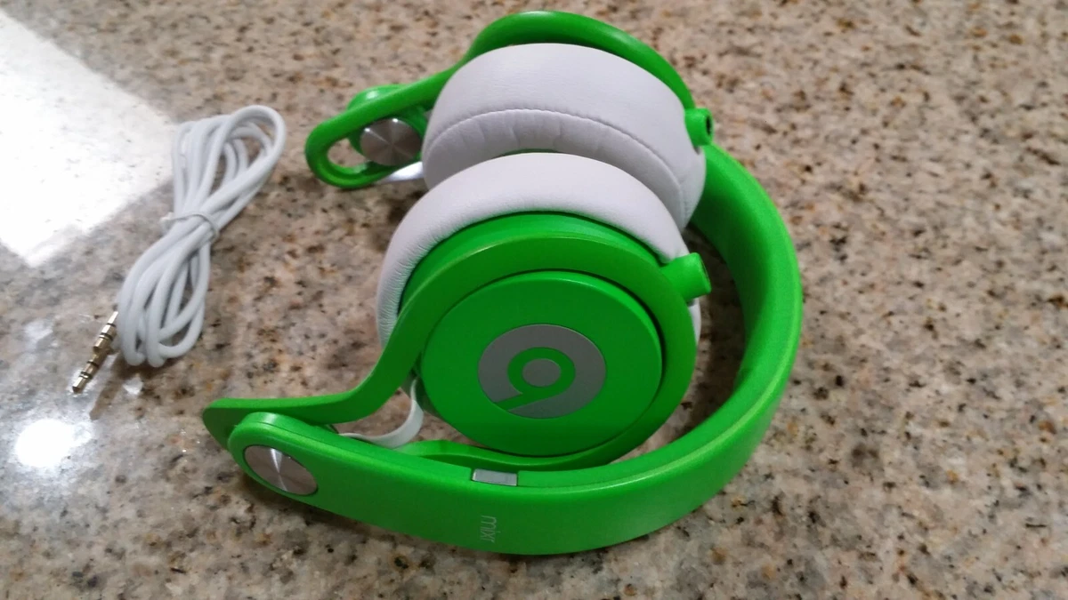Beats top mixr neon