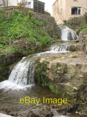 Foto 6x4 Wasserfall stürzt die Stufenklippe hinunter Moelfre\/SH5186 Die c2008