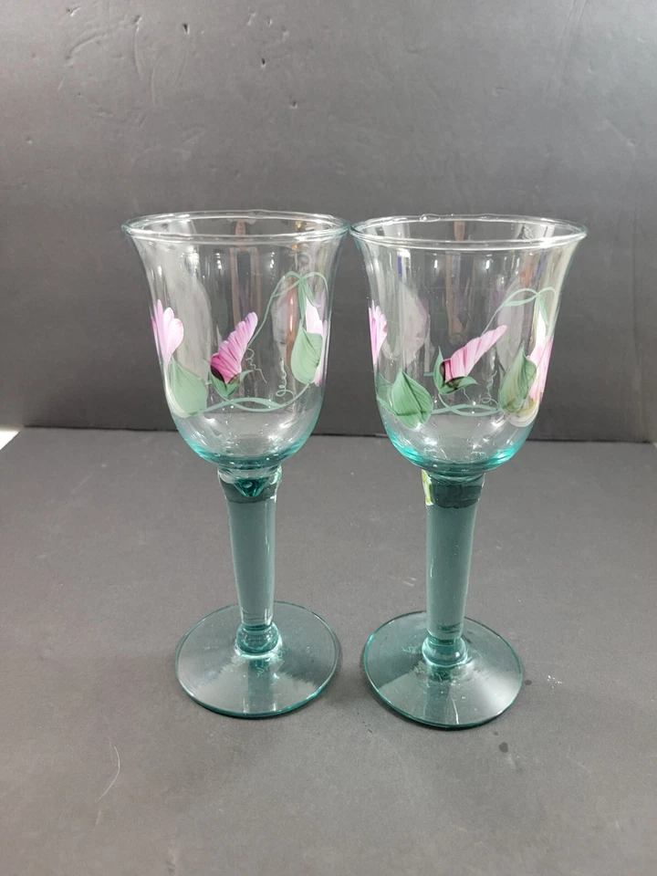Набор из 2 выдувных вручную зеленых синих стеклянных винных кубков с розовыми розами ручной росписи высотой 8 дюймов - Изображение 4 из 4
