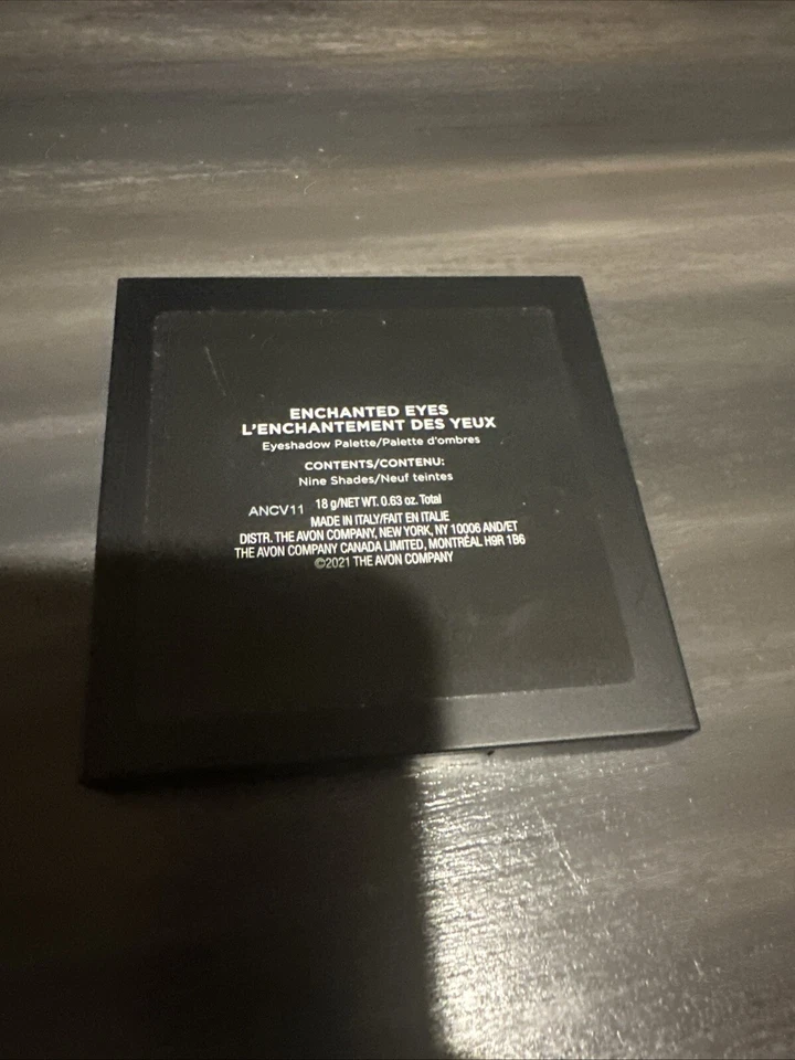 Avon fmg Cashmere Enchanted Eyes Eyeshadow Palette - Image 3 of 3