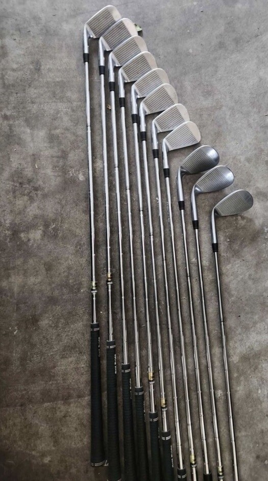 Nike Victory Red Forged Split Cavity Back Iron Set Golf Club for