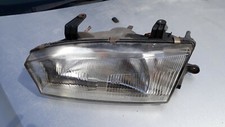 1998 SUBARU LEGACY OUTBACK AWD ESTATE NEARSIDE PASSENGER'S SIDE FRONT HEADLIGHT.