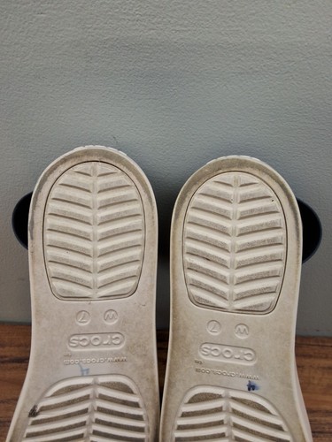 CROCS Brooklyn Platform Sandals Low Wedge Lite Ride Womens Sz 7 Navy/Bone Color - Picture 8 of 9