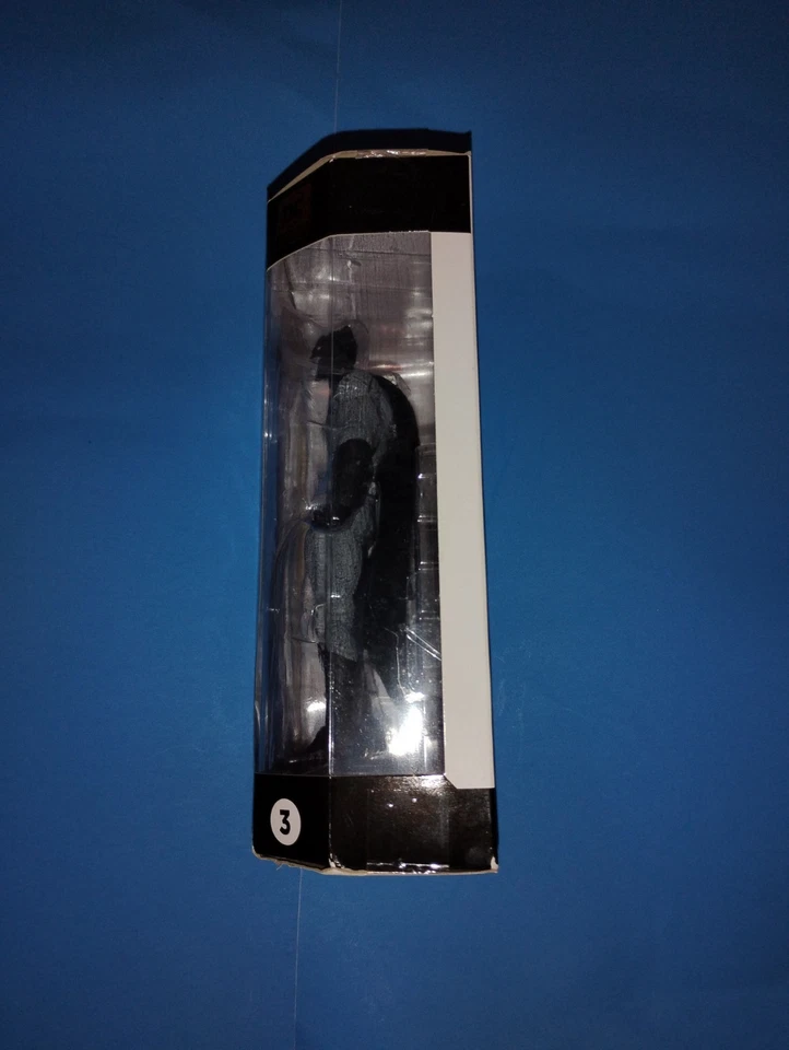 Figura de acción DC Collectibles Batman en blanco y negro: Batman de Greg Capullo Foto 4 de 4