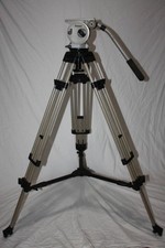 Vinten Vision 10 Fluid Head Tripod System Mid Spreader Rare Professional Video