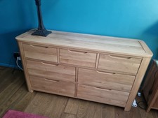 Solid Oak Wide Chest of Drawers in perfect condition