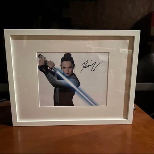 Daisy Ridley Signed 8x10 Photo – Rey Star Wars – Framed w/ COA
