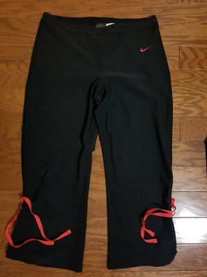 nike loose fit capri pants