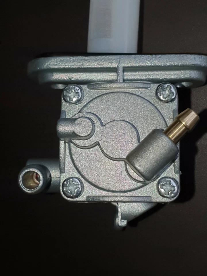 Kawasaki KZ650, KZ750, LTD, H, KZ1000 K M P KZ1100 Grifo de gasolina combustible Petcock A1 Foto 3 de 4