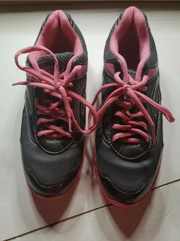 Curves Women Gray Pink Athletic Sneakers Lace Up Running Shoes Size 8.5 - Image 3 of 4