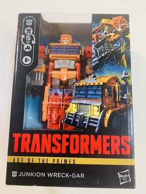 Transformers Age of the Primes Voyager Class Junkion Wreck-Gar Action Figure