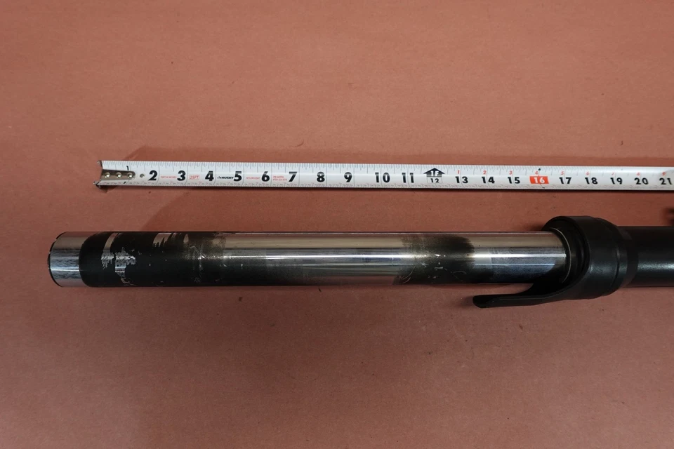 Tubo amortiguador horquilla delantera izquierda Yamaha FZ6-S FZ6S FZ6 FZ600 2004-2009 Foto 3 de 4