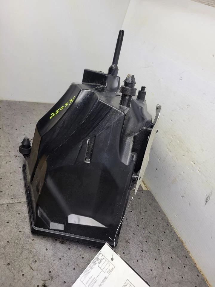 Limpiador de aire compatible con 17-24 AUDI ALLROAD 1666510 Foto 2 de 4