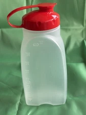 Rubbermaid 1 Qt 32 Oz Mixermate Water Bottle Container w/Red Lid