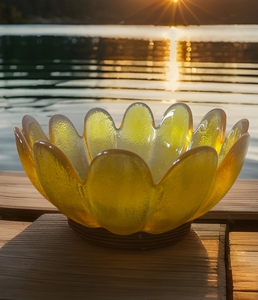 Lg. 复古印第安纳州玻璃黄色 12 花瓣莲花碗镉见颜色变化照片 — 第 3/4 张图片