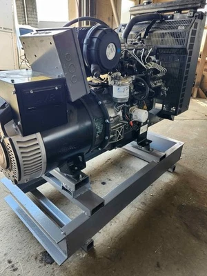 24 kw Perkins Diesel generator 60hz 240/480v 3ph - Image 1 of 4