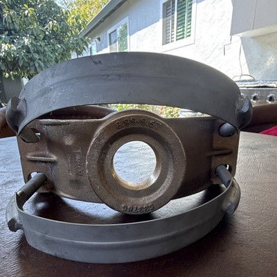 service saddle  Marca: Mueller Co.Número de modelo: 533785