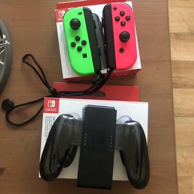 Nintendo Switch Joy Cons und Charging Grip * Controller für die Switch *