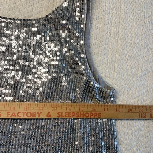 Free People kleines silberfarbenes Paillettenkleid Mini-Schaufel niedriger Rücken Trikot gefüttert - Bild 3 von 9