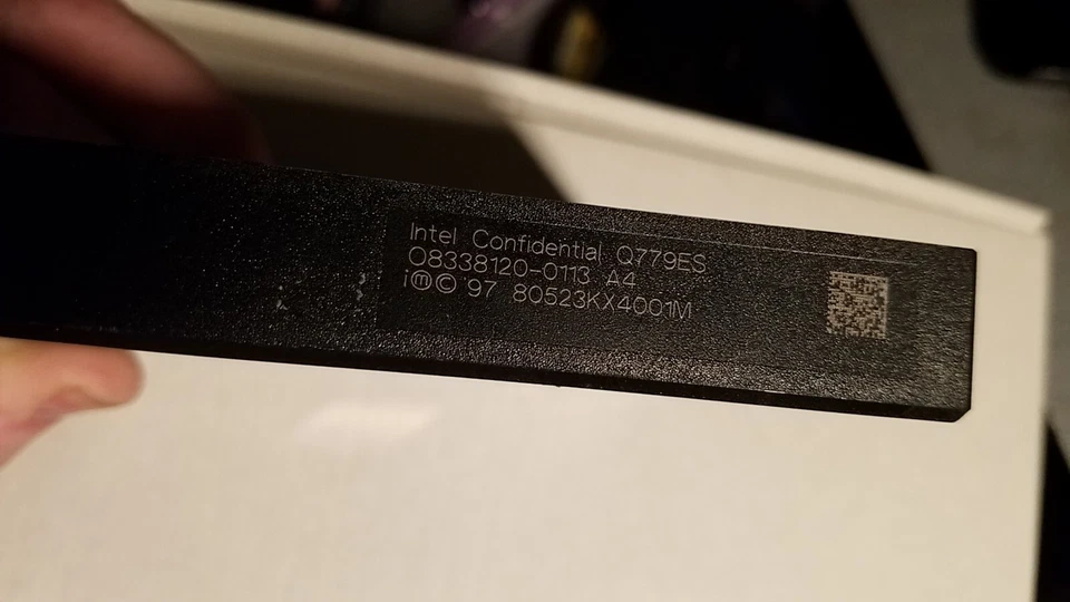 Super Rare Intel Pentium 2 II Xeon Q779ES Engineering Samp Prototype Collectible - Image 2 of 4