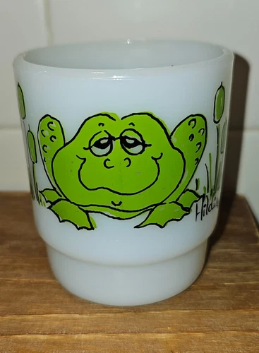 VTG Anchor Hocking Mug FIRE KING Coffee Cup by Hildi Frog Cattails Milk Glass