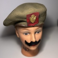Vintage Belgische Armee (ABL) Khaki Barett mit Sanit&auml;tskorpsabzeichen -...
