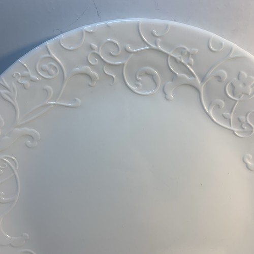 Set 4 piatti Corelle Bella Faenza bianchi in rilievo 10 1/4" USA - Foto 6 di 11