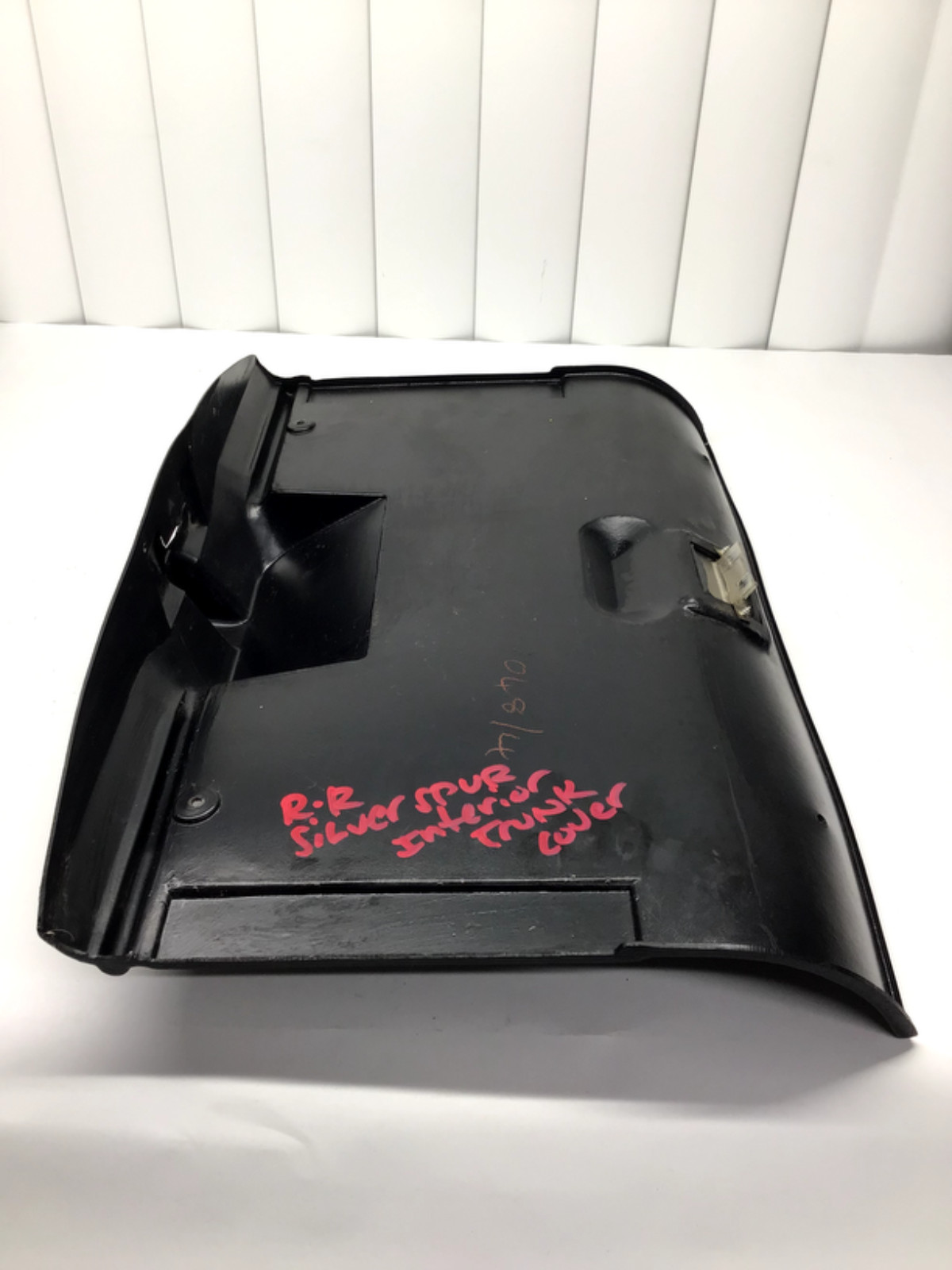 1987 Rolls Royce Bentley Silver Spirit Interior Trunk Center  Lock Plastic Cover