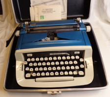Royal Custom lll typewriter thumbnail