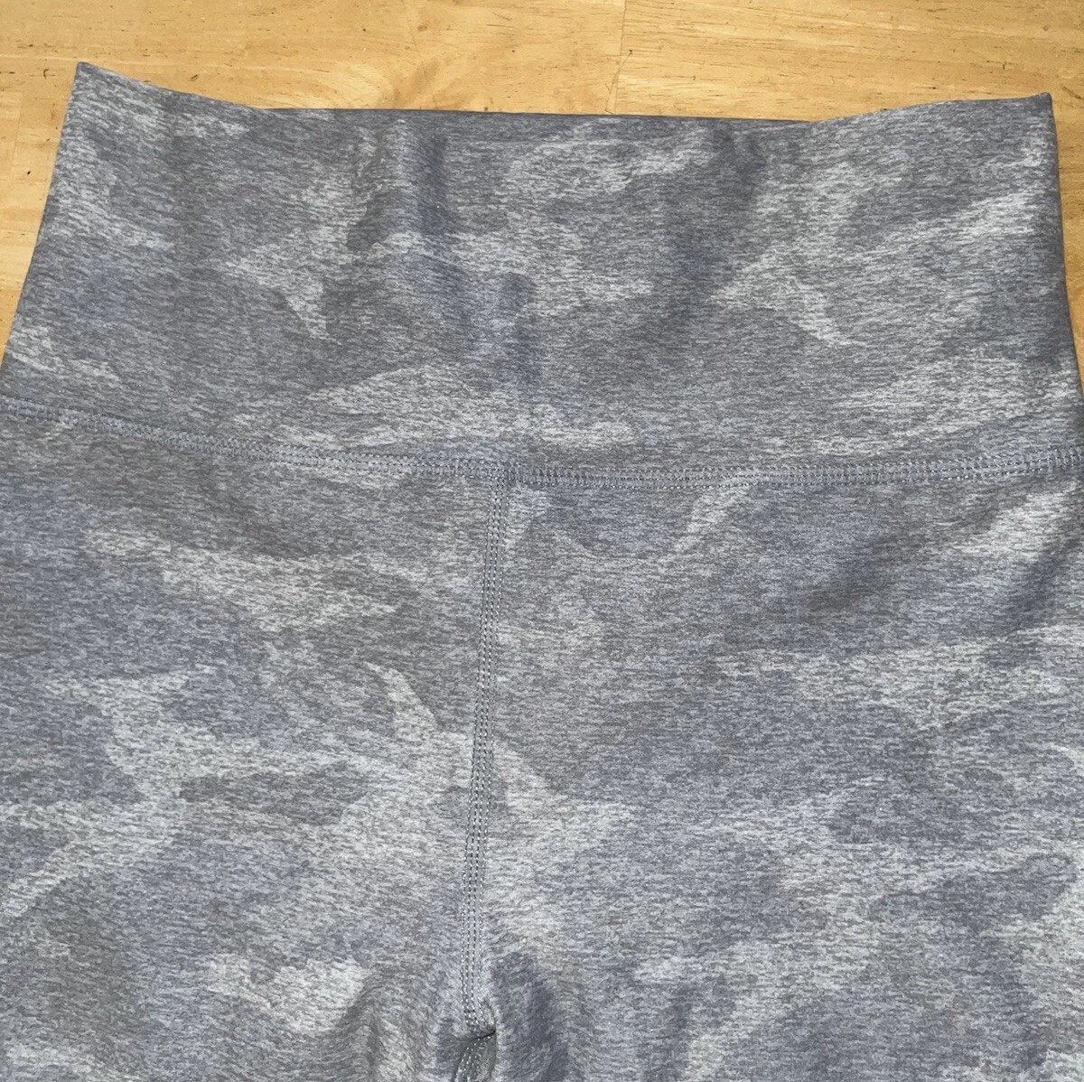 vuori high waisted clean elevation pale heather camo leggings