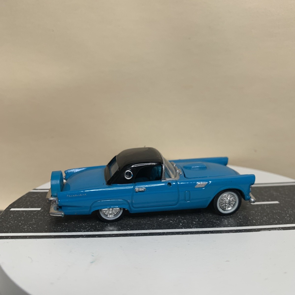 ま*ぶ様 レーシングチャンピオン　サンダーバード1/18 Racing Champions Mint Edition 1956 Ford Thunderbird Coupe Blue