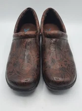 Closed Back Clog Style Slip-ons 7.5 Wide USED brown  tooled