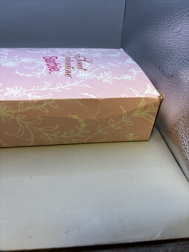 Hallmark Special Edition Sweet Valentine Collector Series 1996 Barbie Doll NRFB - Picture 4 of 8