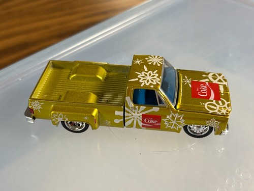 M2 Machines 1973 Coca-Cola Chevrolet Cheyenne Super 30 Dually Pickup - Picture 9 of 10
