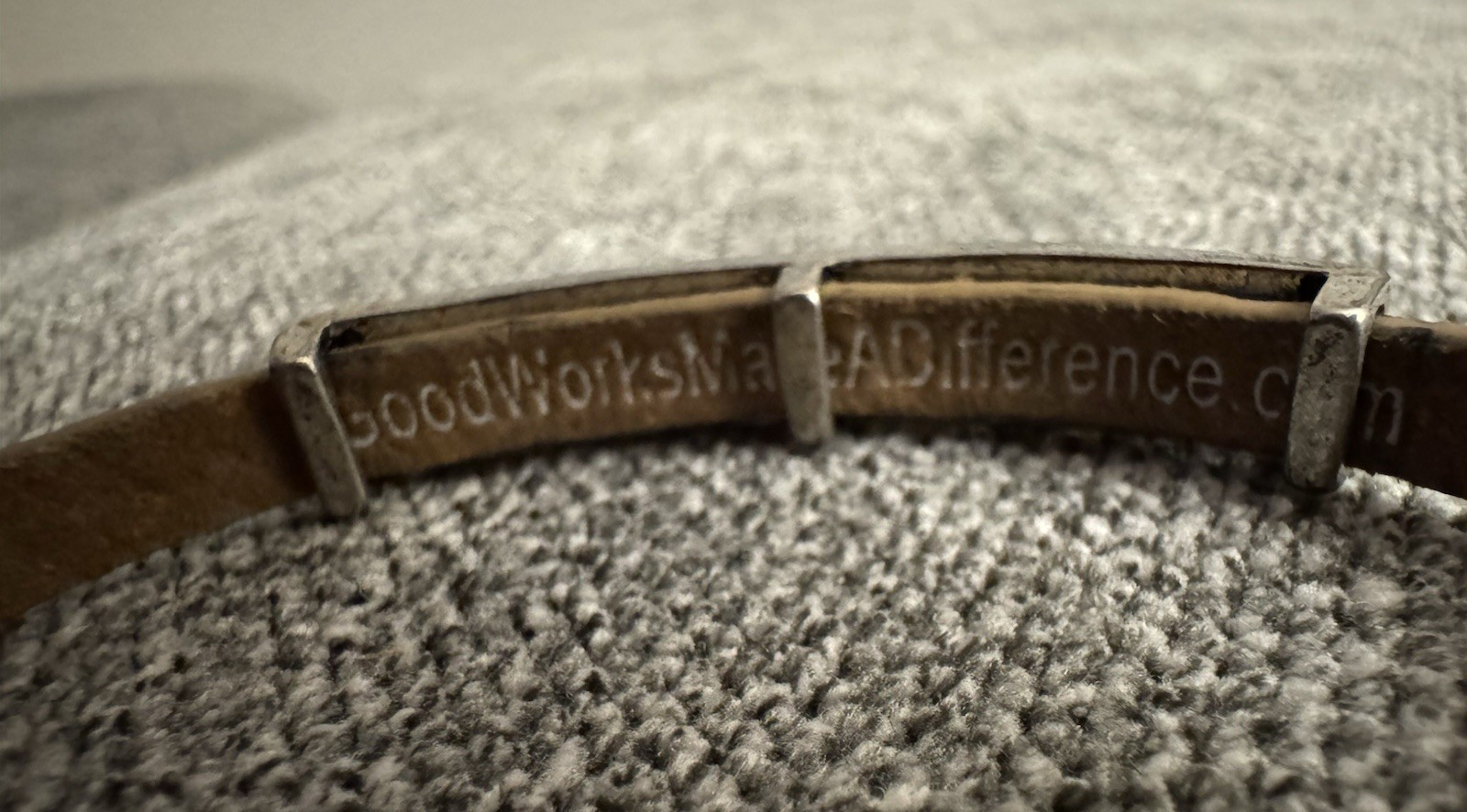 Good Work(s) Make A Difference Conquer Leather  B… - image 3