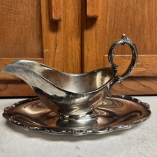 International Silver Co Silver Plated Vintage Gravy Boat With Tray & Floral Rim