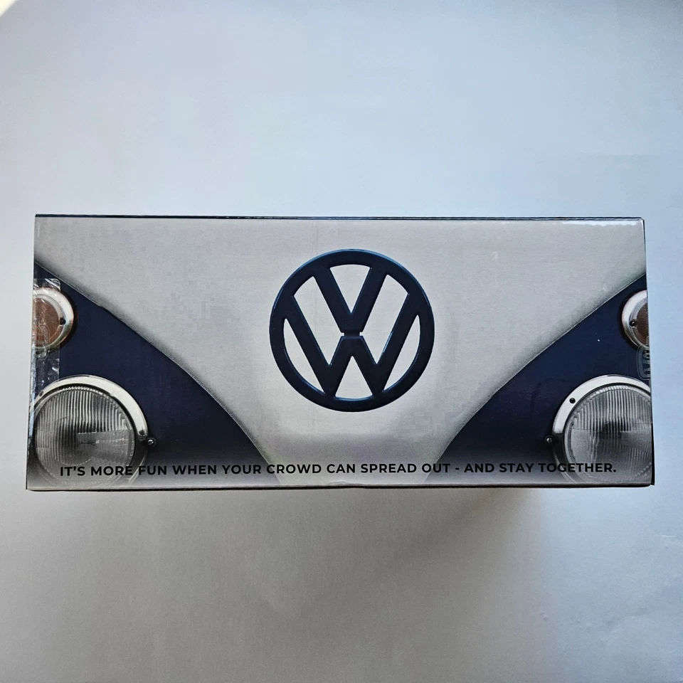 2025 M2 Machines 1960 Volkswagen Delivery Van 1:24 "Chase" 1/750 (Free Ship) - Image 4 of 4