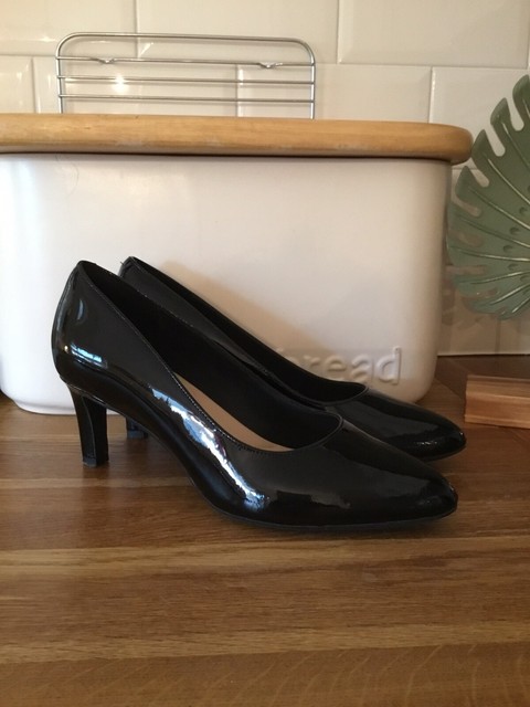 clarks women's court shoes