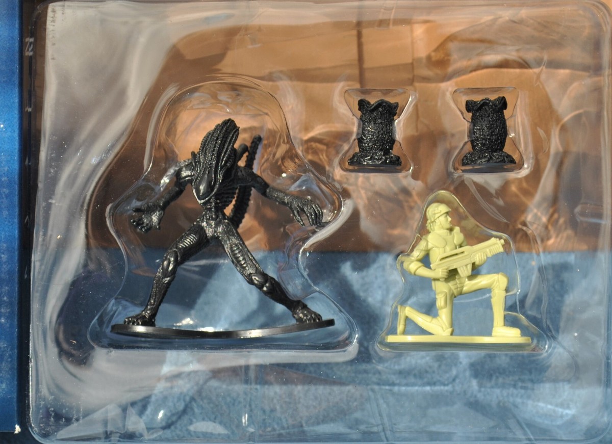 Aliens Movie Swarm Pack collectible. Treehouse Armymen Super