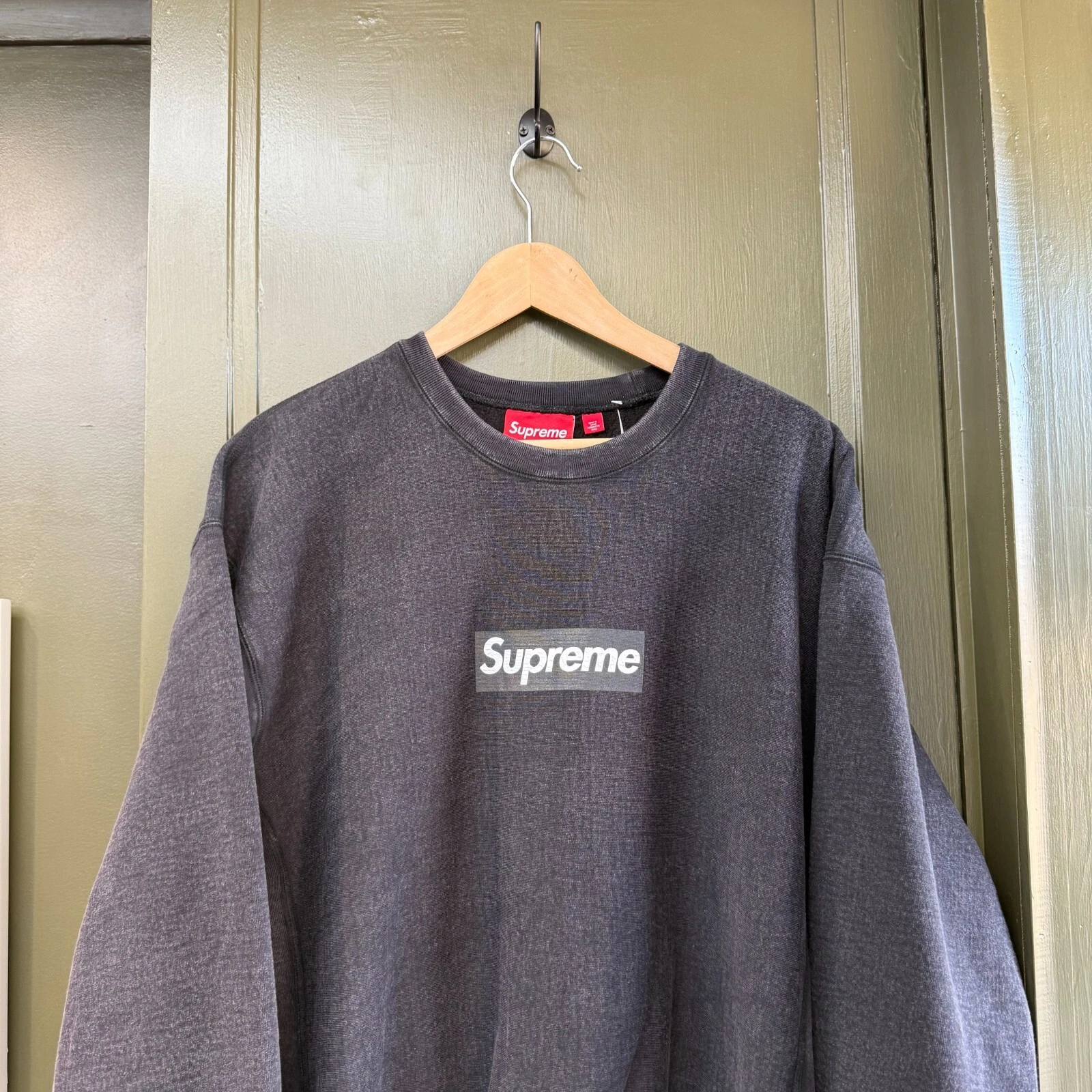 Sweat noir à grandes manches longues avec logo Supreme Box