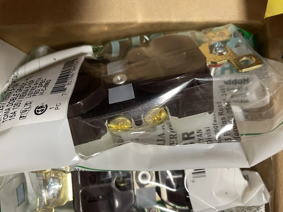 (C) (CAJA DE 10) RECEPTÁCULO DÚPLEX HOSPITAL BRYANT BRY8200 15A 125V MARRÓN⚡️ Foto 4 de 4
