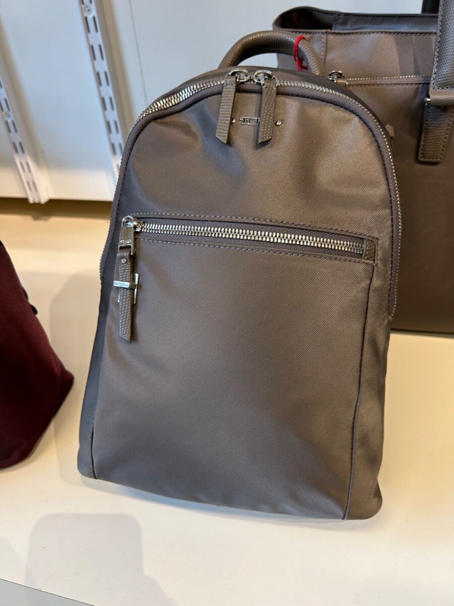NEW Tumi Voyageur NANCY Convertible Sling Hybrid Crossbody NEW Tumi Voyageur NANCY Convertible Sling Hybrid Crossbody