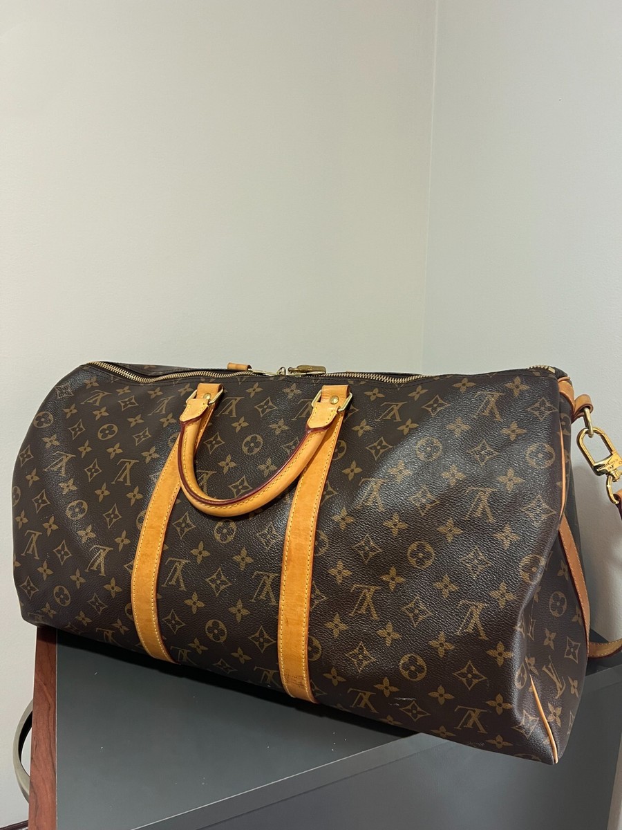 Louis Vuitton Keepall 50 Bandoulière Monogram Canvas Duffel Bag w