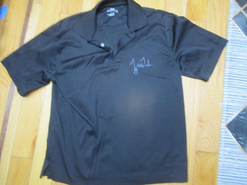 TIGER WOODS AUTOGRAPHED  SIGNED PGA TOUR SHIRT  MEDIUM