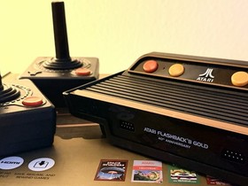 Atari Flashback 8 Gold Video Game Console 40th Anniversary Edition - Tested CIB