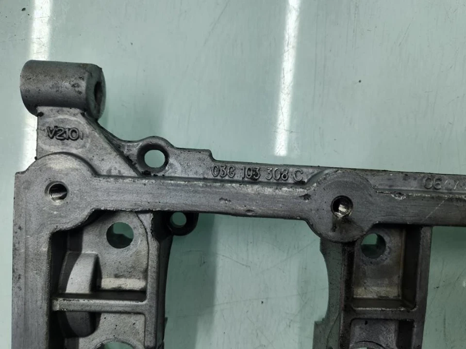 03G103308C Zylinderkopf für AUDI A3 (8P1) 2.0 TDI S Line (103kW) 2007 180278 - Bild 2 von 3