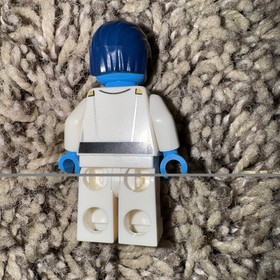 Lego Star Wars Grand Admiral Thrawn minifigure  SW0811 75170 The Phantom Rebels