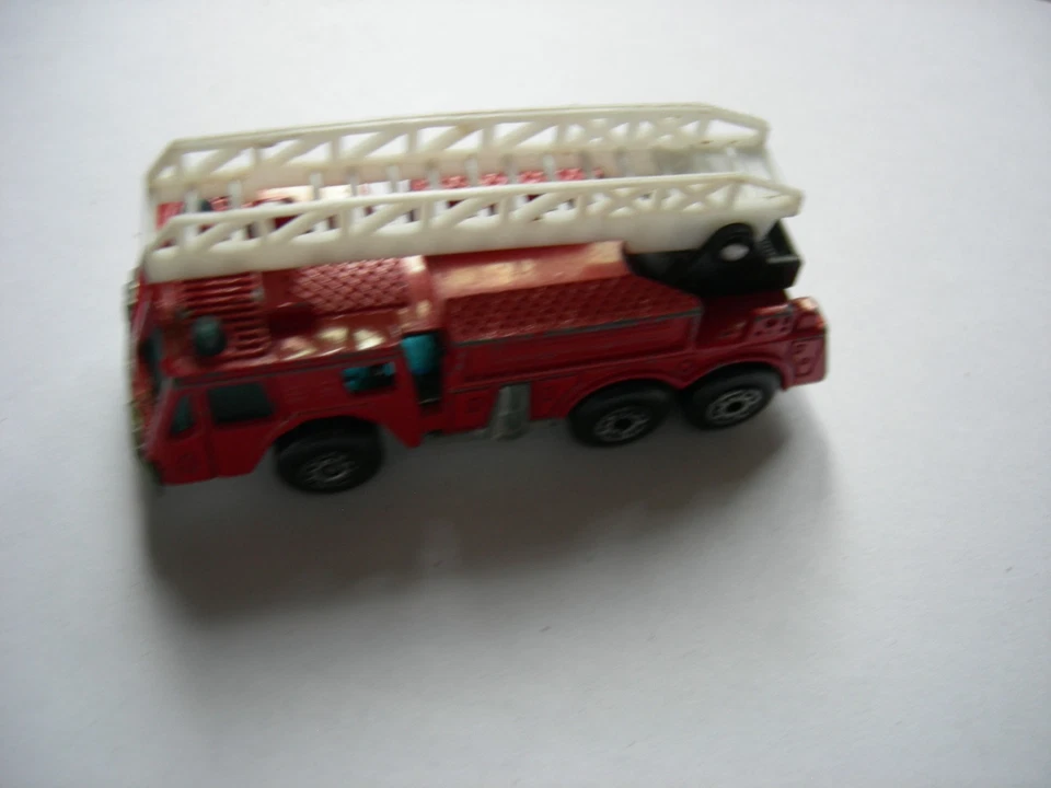 MATCHBOX * FIRE ENGINE * FIRE DEPT. * 1982 * MACAU  bespielt - Bild 3 von 4