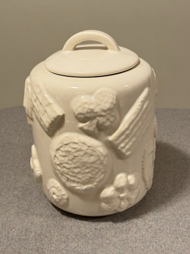 Vintage 3D Cookies All Over This ceramic Cookie Jar - Picture 3 of 17